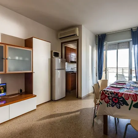 Seventh Last Floor Flat With Terrace In ביביונה