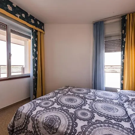 Seventh Last Floor Flat With Terrace In ביביונה
