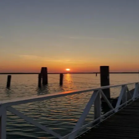 Inviting With Lateral Sea View Apartment