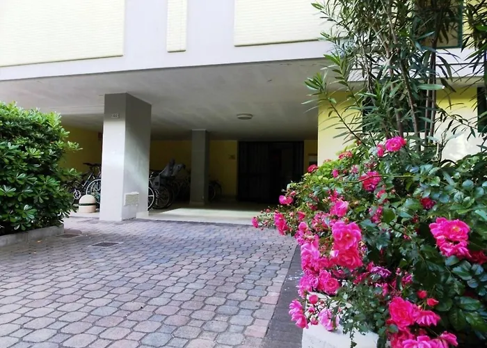 Inviting With Lateral Sea View Apartamento Bibione